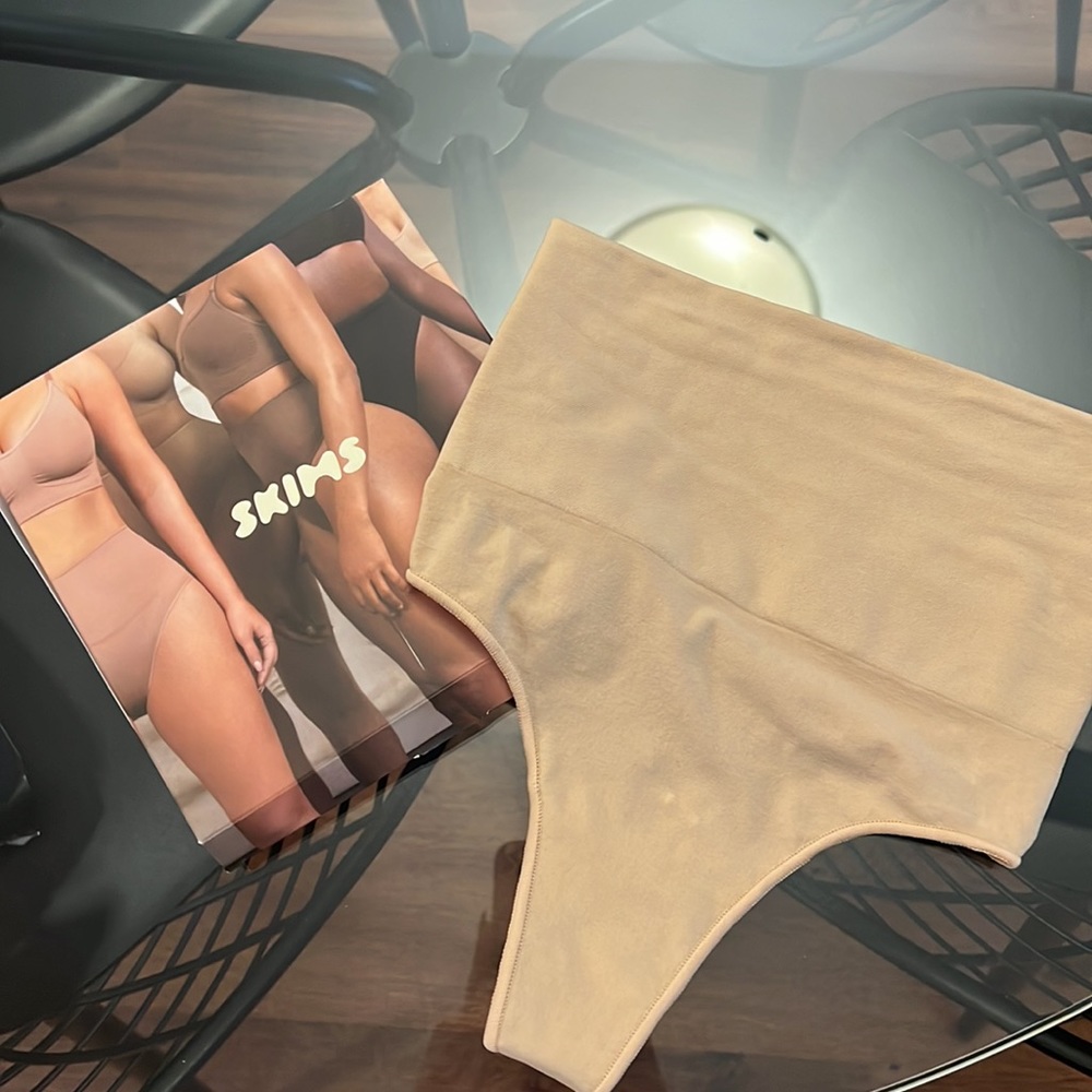SKIMS Core Control Thong